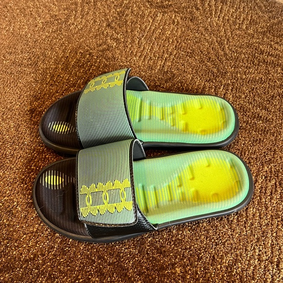 Under armor slides - Picture 4 of 4